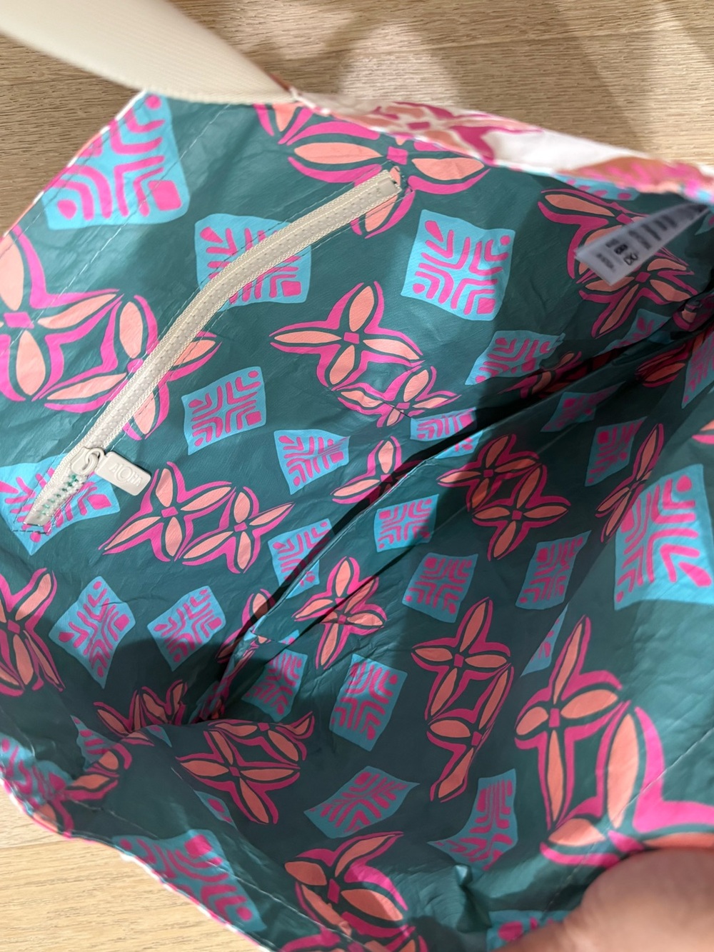 NEW Aloha Collection X Disney Moana Reversible Tote - Picture 4 of 5